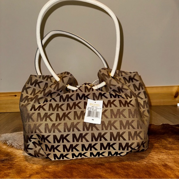 Michael Kors ring tote - Picture 3 of 10